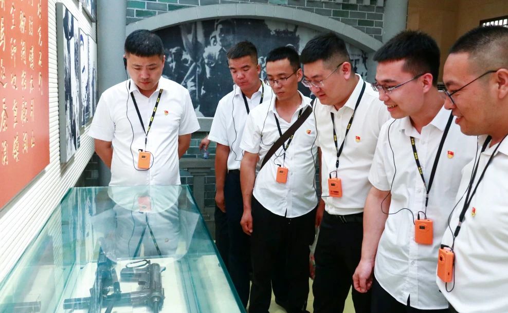 8e66622e8105f49f358471f0c1bcfcfd.jpg 8e66622e8105f49f358471f0c1bcfcfd.jpg